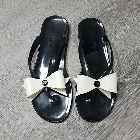 ted baker black flip flops